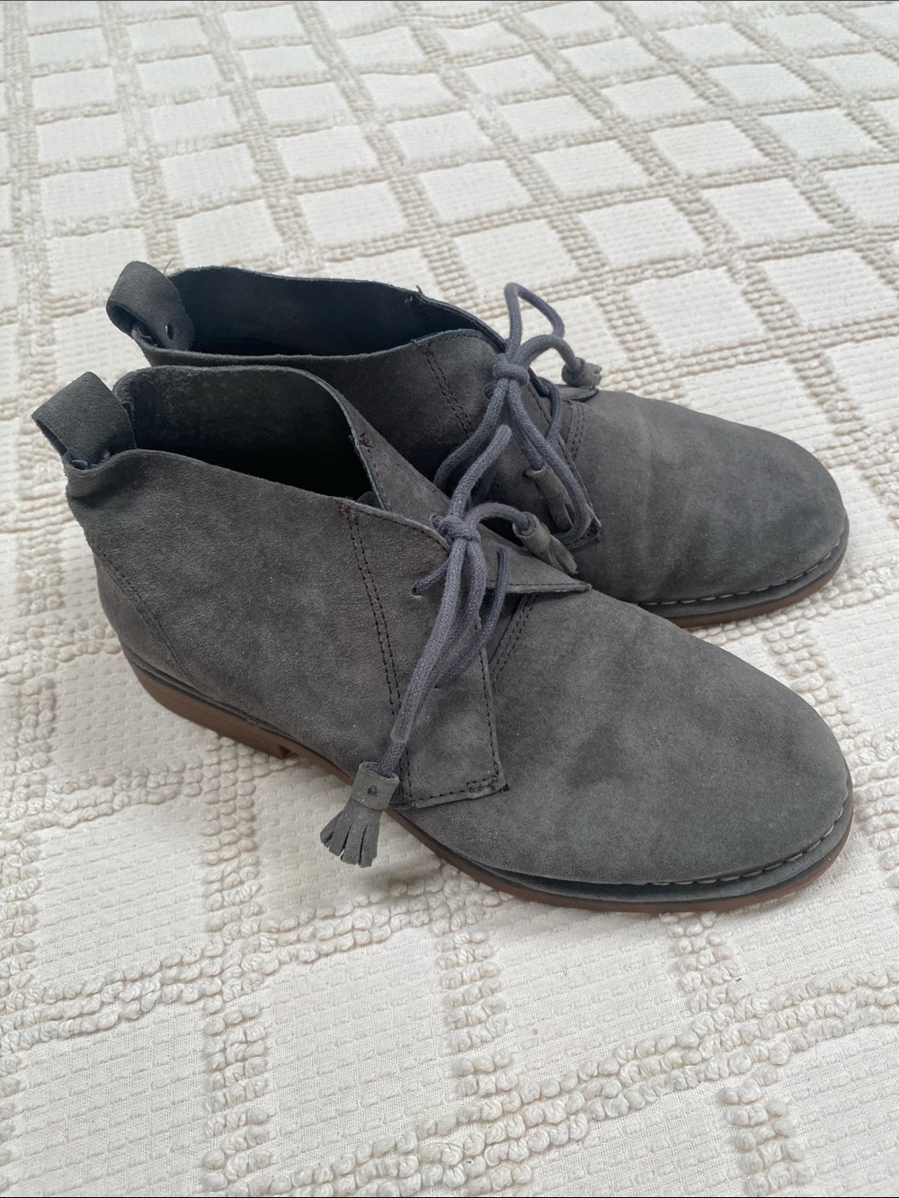 Hush Puppies lace up tassel moyen suede short booties in grey size 39 (8)
